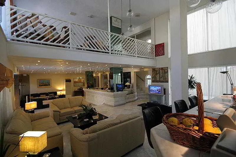 Liberty Hotel Resmo 3*,  Yunanistan